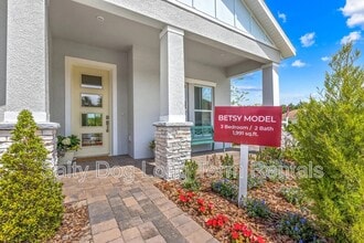 1250 Champions Dr in Daytona Beach, FL - Building Photo - Building Photo