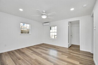 1802 E Martha Ln in Pasadena, TX - Building Photo - Building Photo