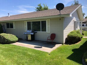 4203 W Kennewick Ave in Kennewick, WA - Foto de edificio - Building Photo