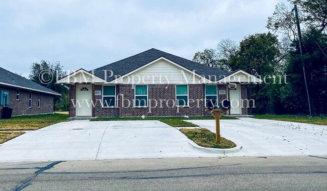 property at 109 Casa Linda St
