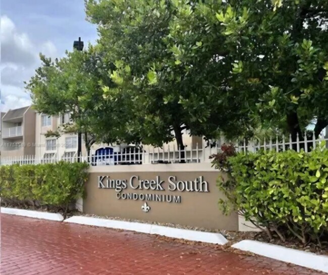 7777 SW 86th St, Unit Kings Creek South in Miami, FL - Building Photo - Building Photo