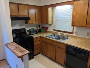 608 Brent Rd in Raleigh, NC - Building Photo - Building Photo