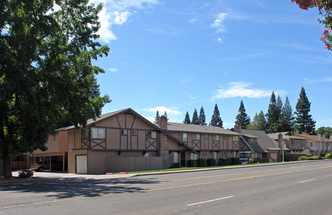 Haven Lake Apartments in Sacramento, CA - Building Photo - Building Photo