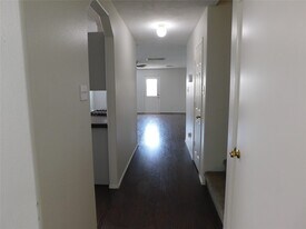 19130 Yaupon Ranch Dr in Cypress, TX - Building Photo