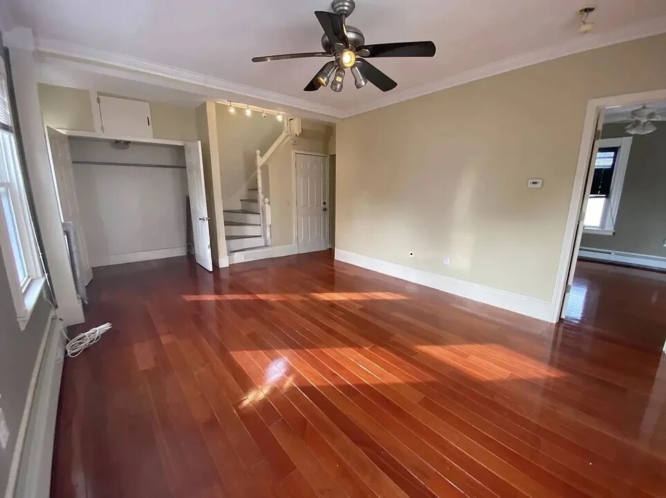 67 Flint St in Somerville, MA - Building Photo