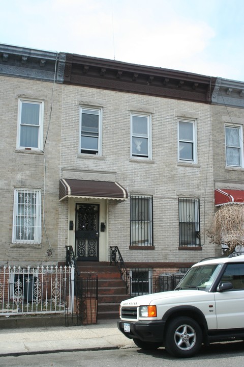 170 E 32nd St in Brooklyn, NY - Building Photo