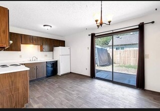 805 S Bonn St in Wichita, KS - Building Photo - Building Photo