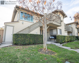 21 Rockwood in Irvine, CA - Building Photo - Building Photo