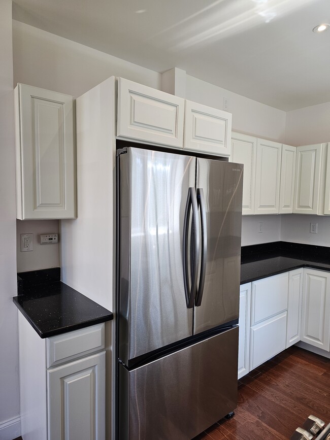 18 Garden St in Enfield, CT - Building Photo - Building Photo