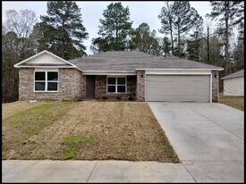 1935 Auburn Hills Dr in Benton, AR - Building Photo