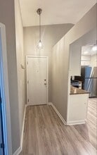 16 Echo Ct, Unit UNIT 17 in Vernon Hills, IL - Building Photo - Building Photo