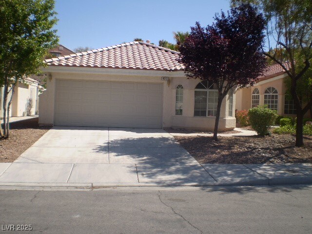 820 Binbrook Dr in Henderson, NV - Building Photo