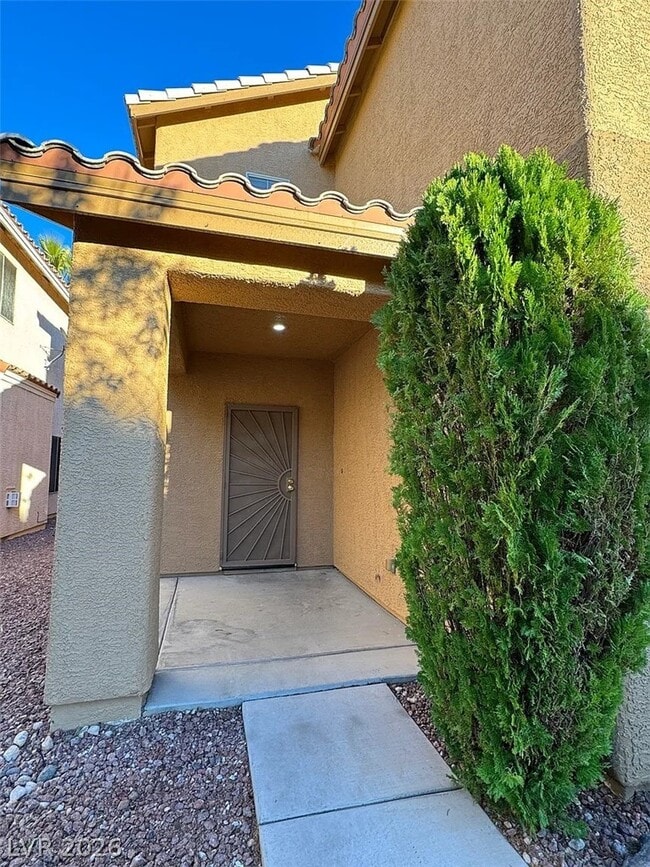 9368 Pineneedle Ridge St in Las Vegas, NV - Building Photo - Building Photo