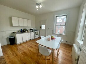 11 Euston St in Brookline, MA - Foto de edificio - Building Photo