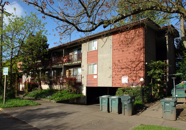 1340 Mill St in Eugene, OR - Building Photo - Building Photo