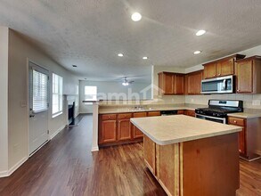 3188 Bradford Pear Dr in Buford, GA - Foto de edificio - Building Photo