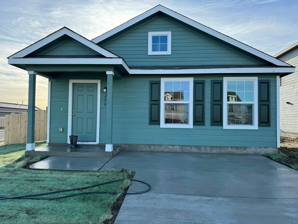 280 Amber Gln in Maxwell, TX - Building Photo