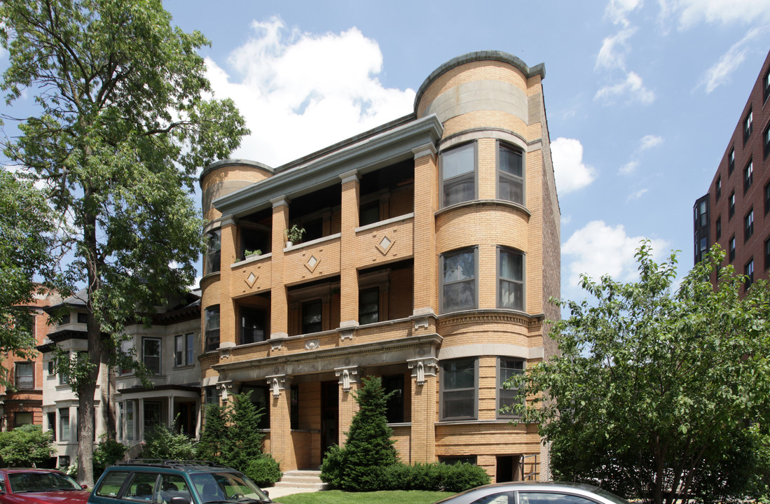 5647-5649 S Dorchester Ave in Chicago, IL - Foto de edificio