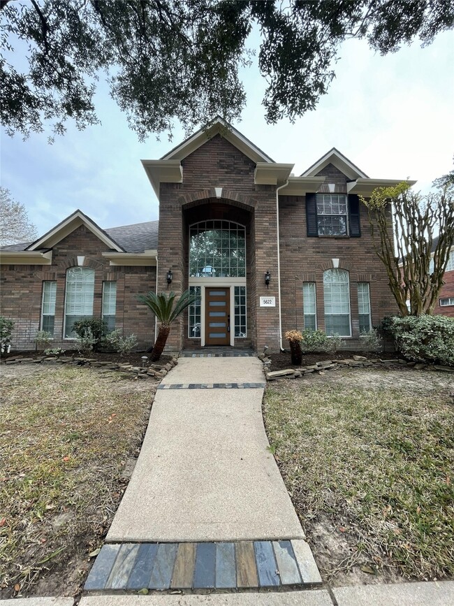 5622 Lake Pl Dr in Houston, TX - Foto de edificio - Building Photo