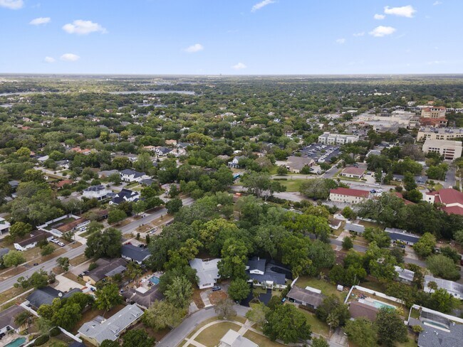 1915 Kimbrace Pl in Winter Park, FL - Building Photo - Building Photo