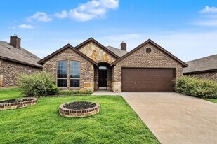 314 Rolling Meadows Dr in Wilmer, TX - Building Photo