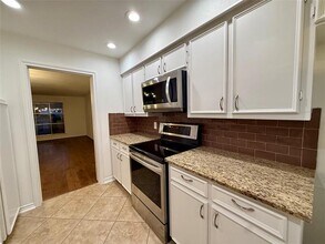 7351 Wellcrest Dr in Dallas, TX - Building Photo - Building Photo