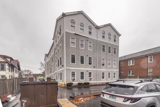 Fairfield Apartments in Bridgeport, CT - Building Photo - Building Photo