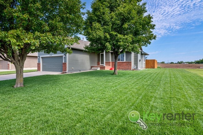 2230 Glen Hills Dr in Derby, KS - Building Photo - Building Photo