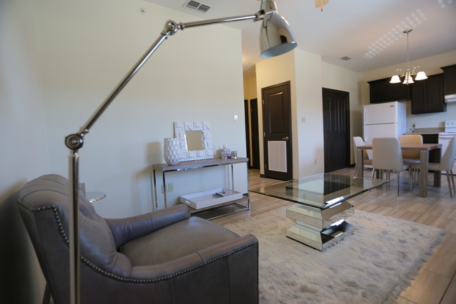 Merida Vista Apartments in Laredo, TX - Building Photo - Interior Photo