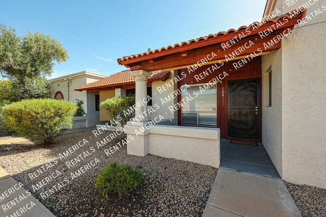 10815 W Northern Ave in Glendale, AZ - Building Photo - Building Photo
