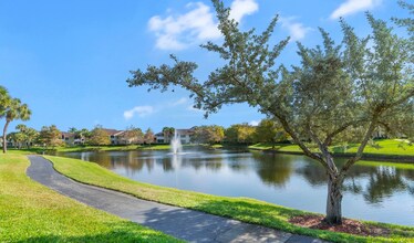 Boca Arbor Club Apartments in Boca Raton, FL - Foto de edificio - Building Photo