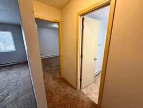 110 Harbet Ave NW in Cedar Rapids, IA - Building Photo - Building Photo