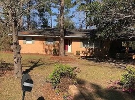 1502 Mike Ann Dr in Statesboro, GA - Building Photo