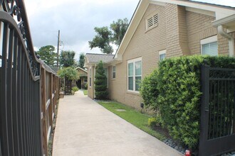 8234 Bonner Dr in Houston, TX - Building Photo - Building Photo