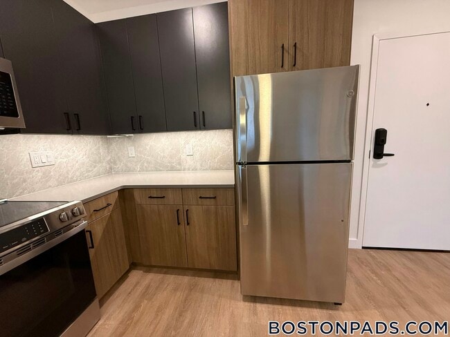 199 Gardner St in Boston, MA - Foto de edificio - Building Photo