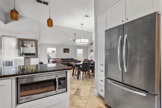 4319 Cabell Dr in Dallas, TX - Building Photo - Building Photo