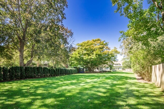 86 Gansett Ln in Amagansett, NY - Building Photo - Building Photo