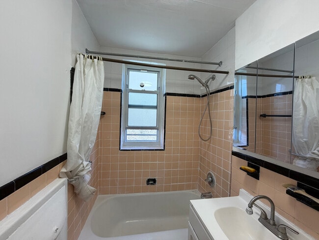 144-44 41st Ave in Queens, NY - Foto de edificio - Building Photo