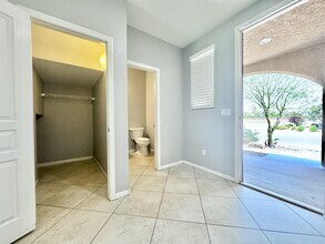 10544 Pembroke Bay St in Las Vegas, NV - Building Photo - Building Photo