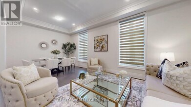 2421 Irene Cres in Oakville, ON - Building Photo - Building Photo
