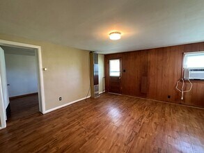 400 S Pershing St, Unit B in Salem, MO - Building Photo - Building Photo