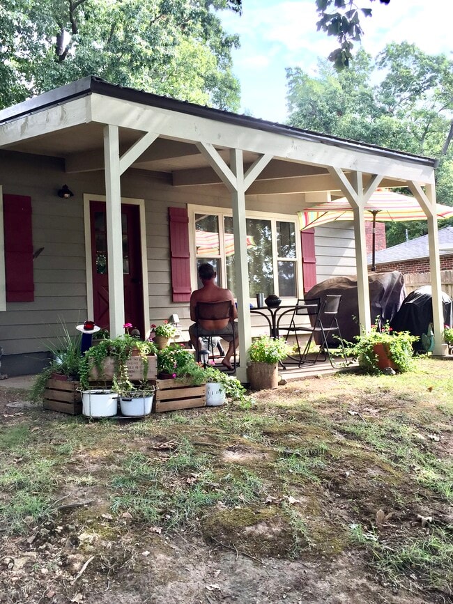 1114 W 17th St in Grove, OK - Foto de edificio - Building Photo