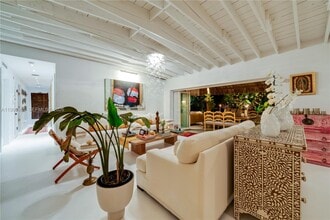 330 Gulf Rd in Key Biscayne, FL - Building Photo - Building Photo