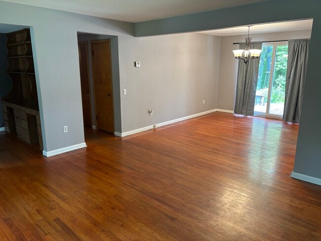 15922 Fernwood Rd in Chagrin Falls, OH - Building Photo - Building Photo