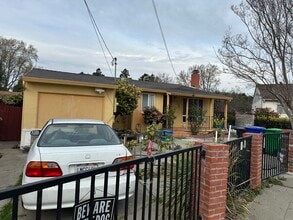 15884 Connolly Ave in San Lorenzo, CA - Building Photo - Building Photo