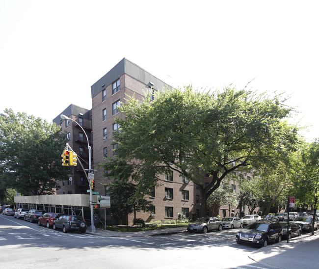 The Wilshire House in Jackson Heights, NY - Building Photo - Building Photo