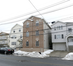 1028 E Grand Street in Elizabeth, NJ - Building Photo - Building Photo