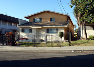 838 Victor Ave in Inglewood, CA - Building Photo - Building Photo