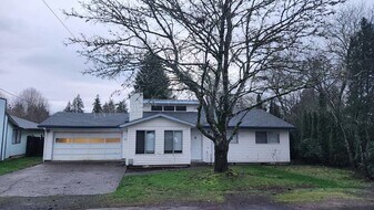 4900 SW 165th Ave in Beaverton, OR - Building Photo