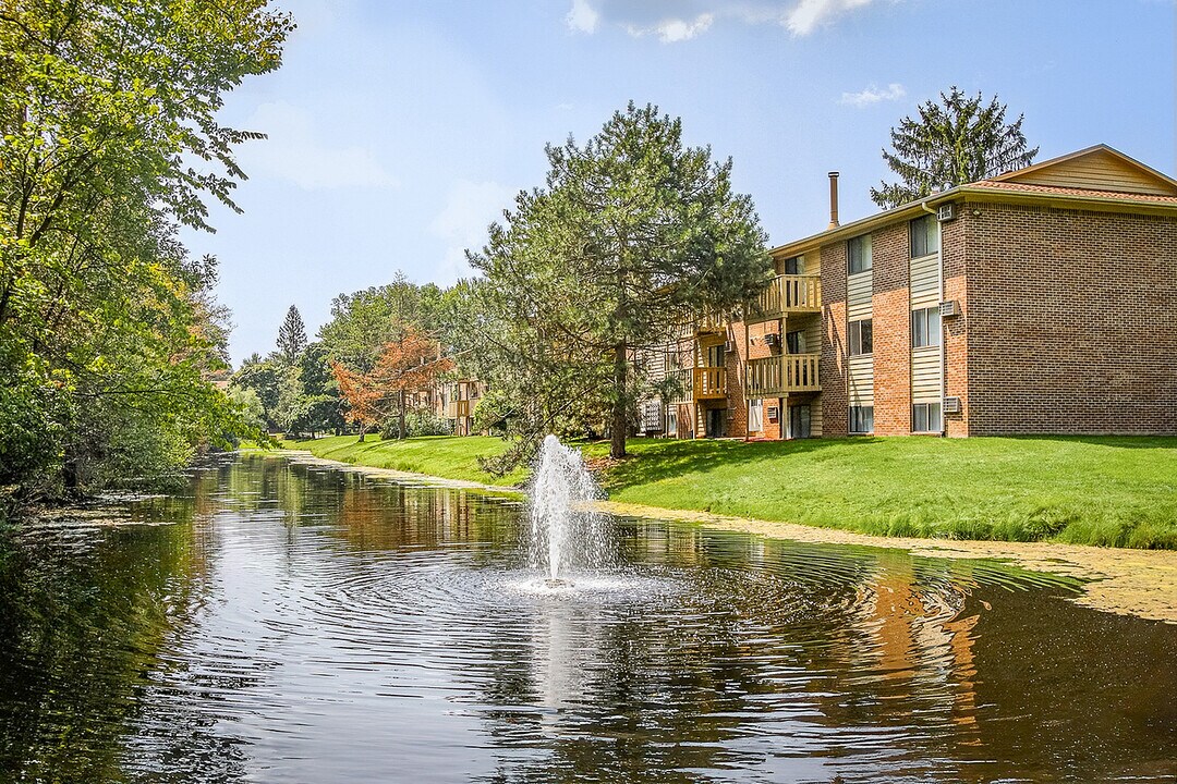 Homestead Apartments in East Lansing, MI - Building Photo